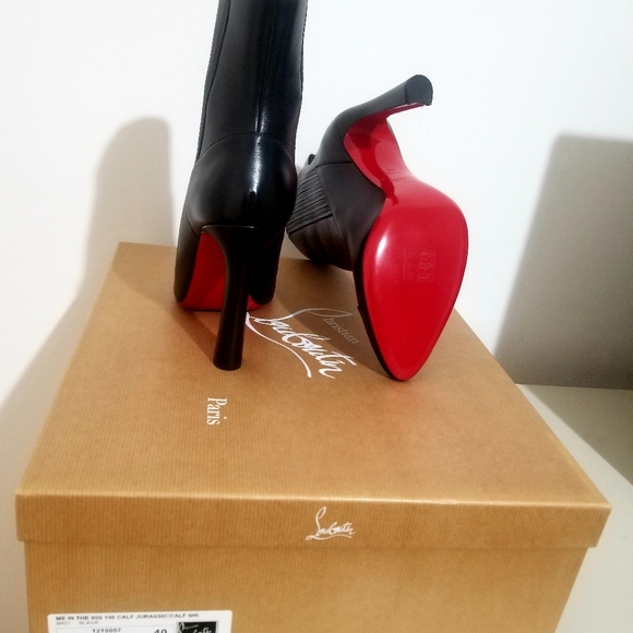 Christian Louboutin ankle bootie - Picture 8 of 8